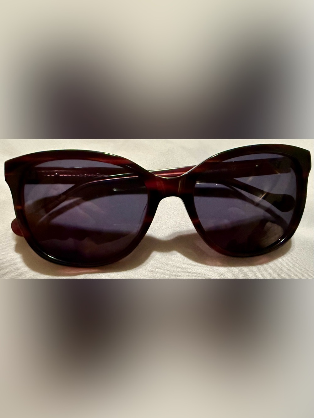 Classic Women's Oversized Sunglasses in Tortoiseshell Burgundy